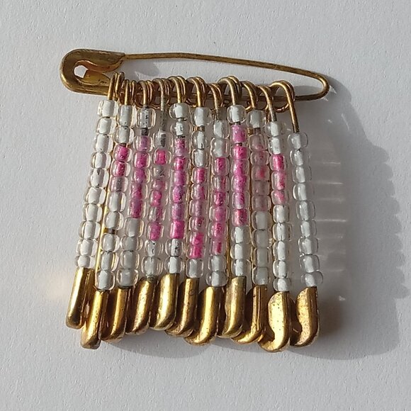 🎯 10 for $10 / Vintage Beaded Heart Pin - Picture 5 of 7